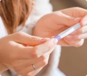 Prueba de embarazo digital con indicador de concepción