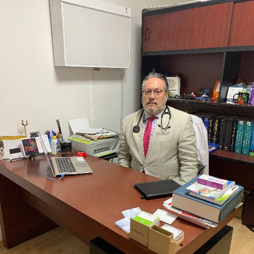 Irving Roberto Day Cordova, Médico Internista en Zapopan | Agenda una cita online
