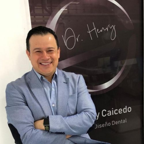Henry Fernando Caicedo Delgado, Dentista en Guadalajara | Agenda una cita online