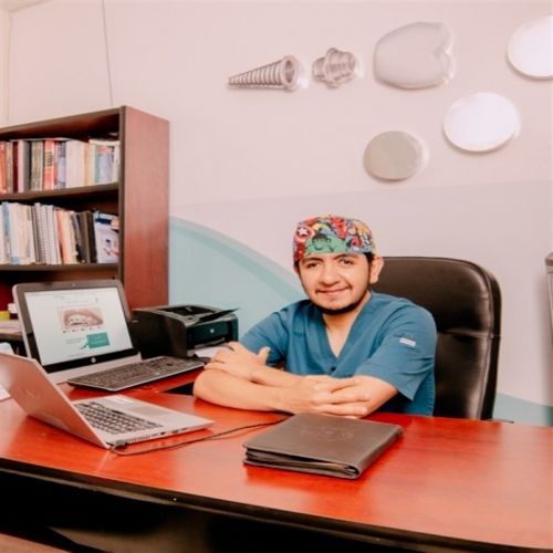 Dr. Rubén Alejandro Anaya Avila, Dentista en Aguascalientes | Agenda una cita online