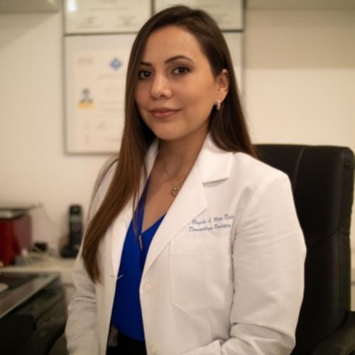 Mayela Alejandra Meza Reséndiz, Dermatólogo en Piedras Negras | Agenda una cita online