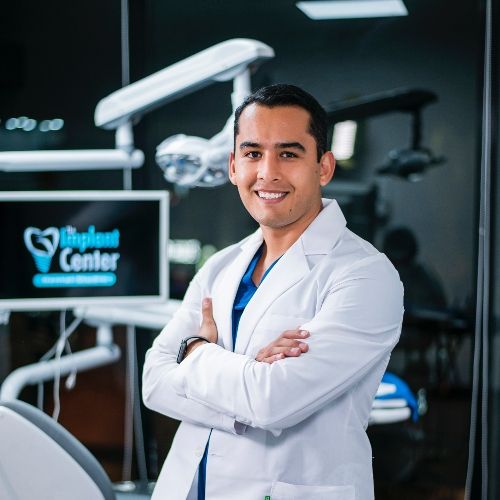 Dr. Christian Zahit Idiaquez Rios, Dentista en San Luis Potosí | Agenda una cita online