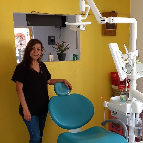 Claudia Irene Márquez Garza, Odontólogo en Benito Juárez | Agenda una cita online
