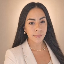 Yara Cisneros Lic. 